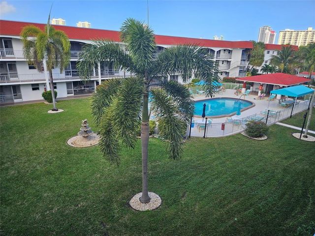 580 Egret Drive 310, Hallandale Beach, FL 33009