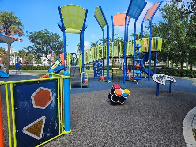 580 Egret Drive 310, Hallandale Beach, FL 33009