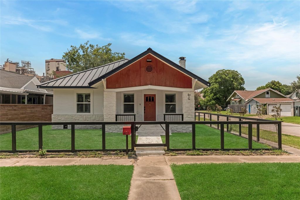 402 Hunt Street, Houston, TX 77003