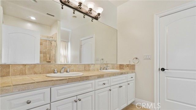 5128 Avenida Hacienda, Tarzana (los Angeles), CA 91356