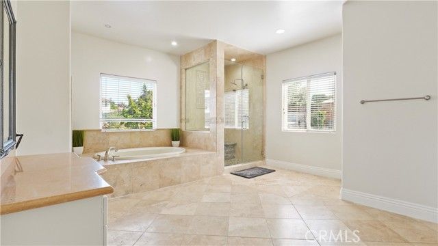 5128 Avenida Hacienda, Tarzana (los Angeles), CA 91356