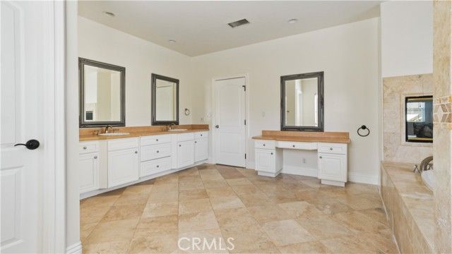 5128 Avenida Hacienda, Tarzana (los Angeles), CA 91356