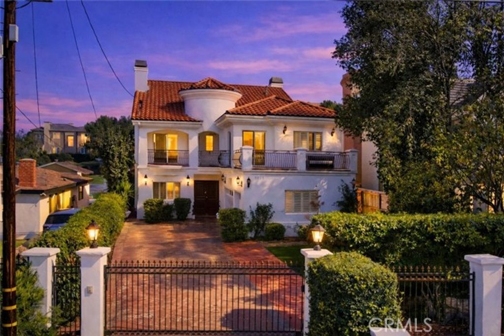 5128 Avenida Hacienda, Tarzana (los Angeles), CA 91356