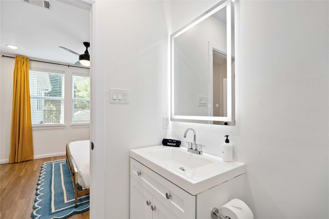 2806 Rosewood Street, Houston, TX 77004