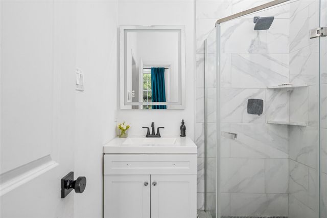 2806 Rosewood Street, Houston, TX 77004