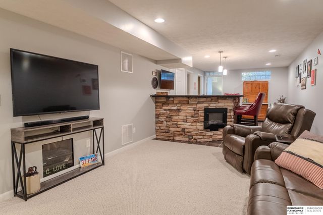 1733 Frisco Drive, Lincoln, NE 68521
