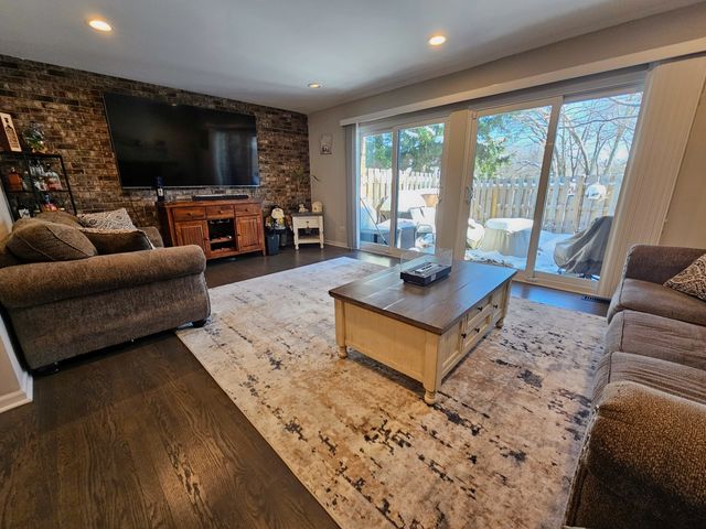 39 Sorrento Drive, Palos Heights, IL 60463