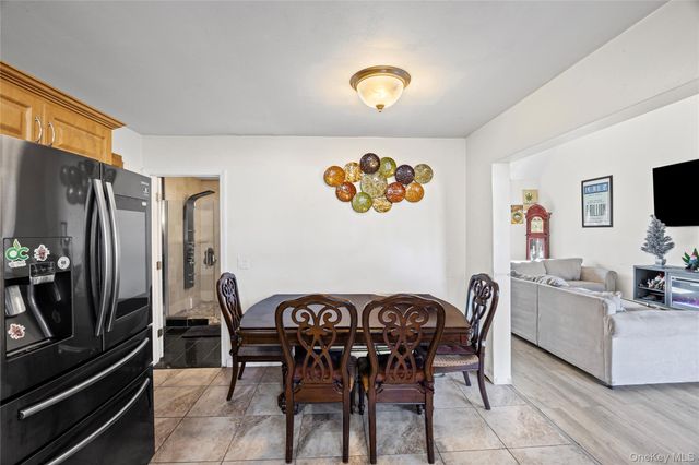 12 Yellowstone Court, Coram, NY 11727