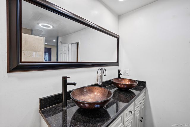 12 Yellowstone Court, Coram, NY 11727