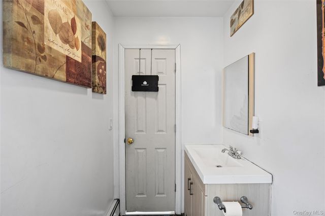 12 Yellowstone Court, Coram, NY 11727