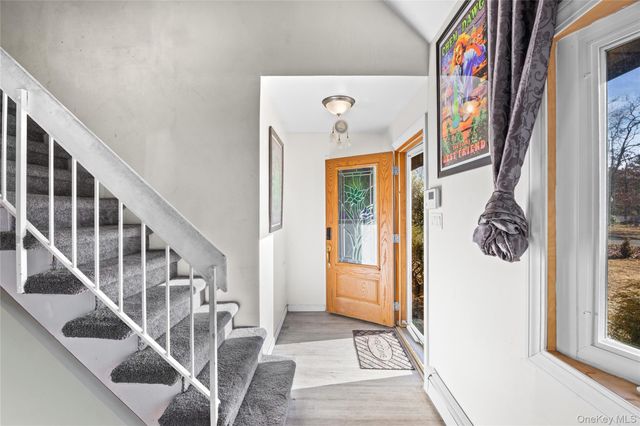 12 Yellowstone Court, Coram, NY 11727