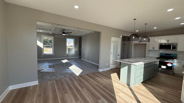 717 W Ironwood Drive, Rossford, OH 43460