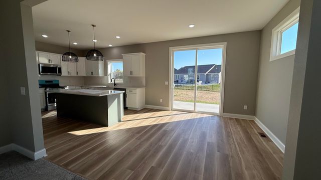 717 W Ironwood Drive, Rossford, OH 43460