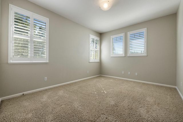 1584 Irvin Ct, Oakdale, CA 95361