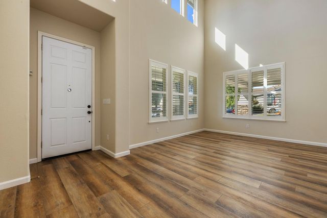 1584 Irvin Ct, Oakdale, CA 95361