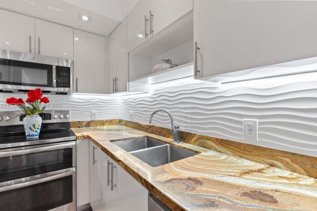 400 Kings Point Drive 1607, Sunny Isles Beach, FL 33160