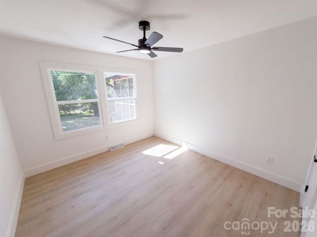 4200 Abbeydale Drive, Charlotte, NC 28205