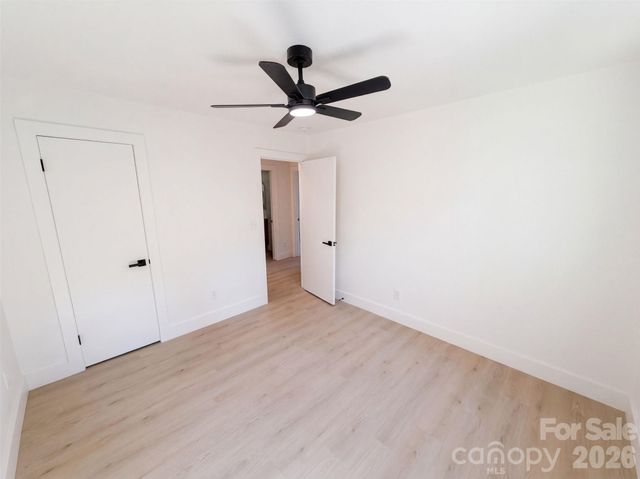 4200 Abbeydale Drive, Charlotte, NC 28205
