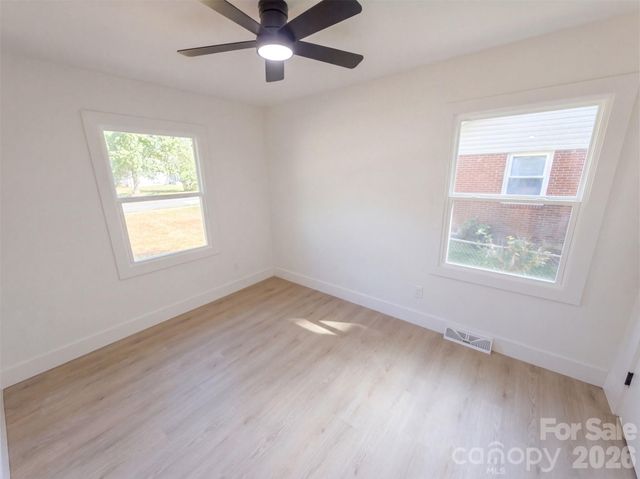 4200 Abbeydale Drive, Charlotte, NC 28205