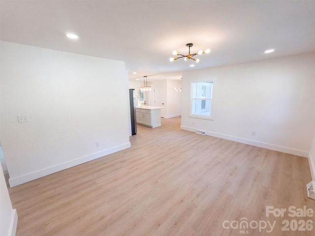 4200 Abbeydale Drive, Charlotte, NC 28205