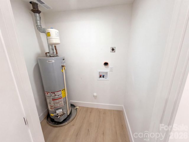 4200 Abbeydale Drive, Charlotte, NC 28205