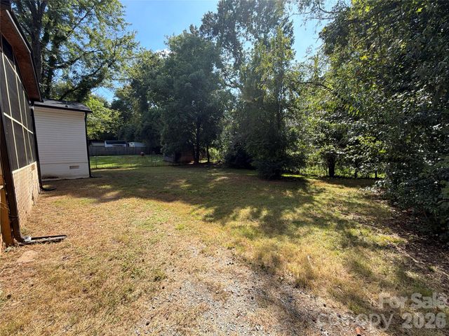 4200 Abbeydale Drive, Charlotte, NC 28205