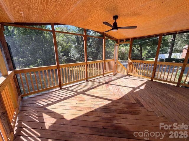 4200 Abbeydale Drive, Charlotte, NC 28205