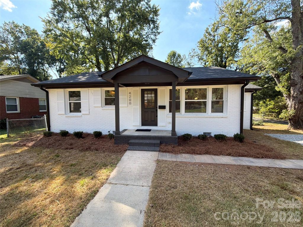 4200 Abbeydale Drive, Charlotte, NC 28205