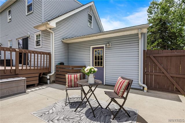 23 Greenbranch Road, West Seneca, NY 14224
