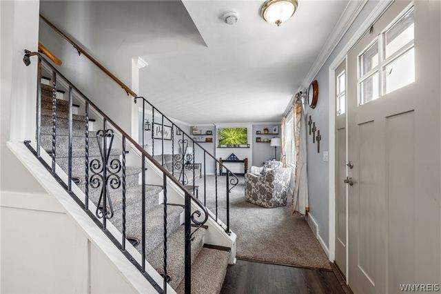 23 Greenbranch Road, West Seneca, NY 14224