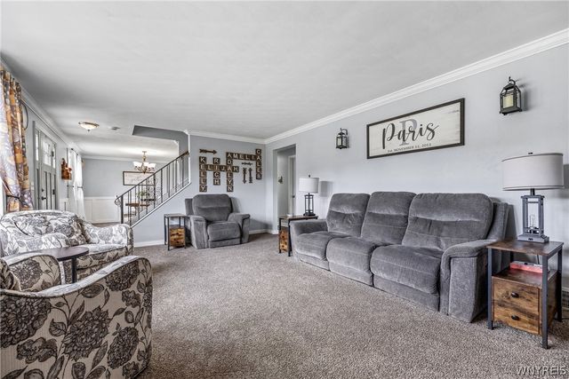 23 Greenbranch Road, West Seneca, NY 14224
