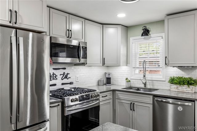 23 Greenbranch Road, West Seneca, NY 14224