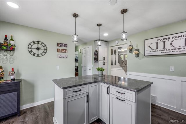 23 Greenbranch Road, West Seneca, NY 14224