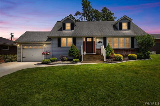 23 Greenbranch Road, West Seneca, NY 14224