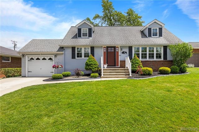 23 Greenbranch Road, West Seneca, NY 14224