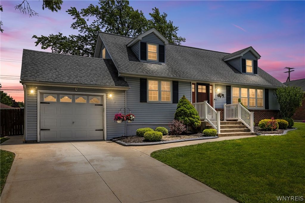 23 Greenbranch Road, West Seneca, NY 14224