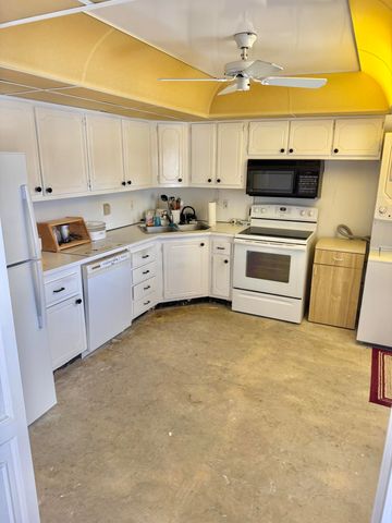 501 SW 11th Place 205A, Boca Raton, FL 33432