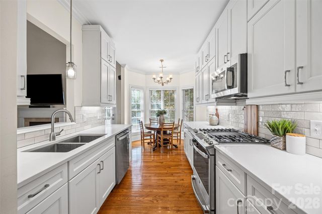 1109 Moray Court, Charlotte, NC 28211