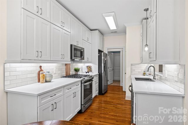 1109 Moray Court, Charlotte, NC 28211