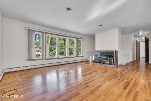 43 Cranmer Road, Bayville, NJ 08721
