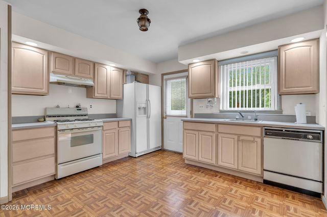 43 Cranmer Road, Bayville, NJ 08721