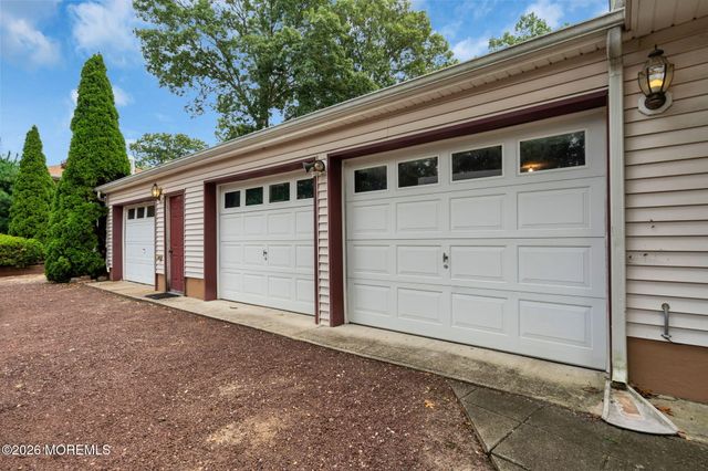 43 Cranmer Road, Bayville, NJ 08721