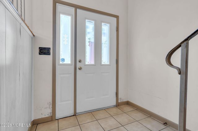 43 Cranmer Road, Bayville, NJ 08721