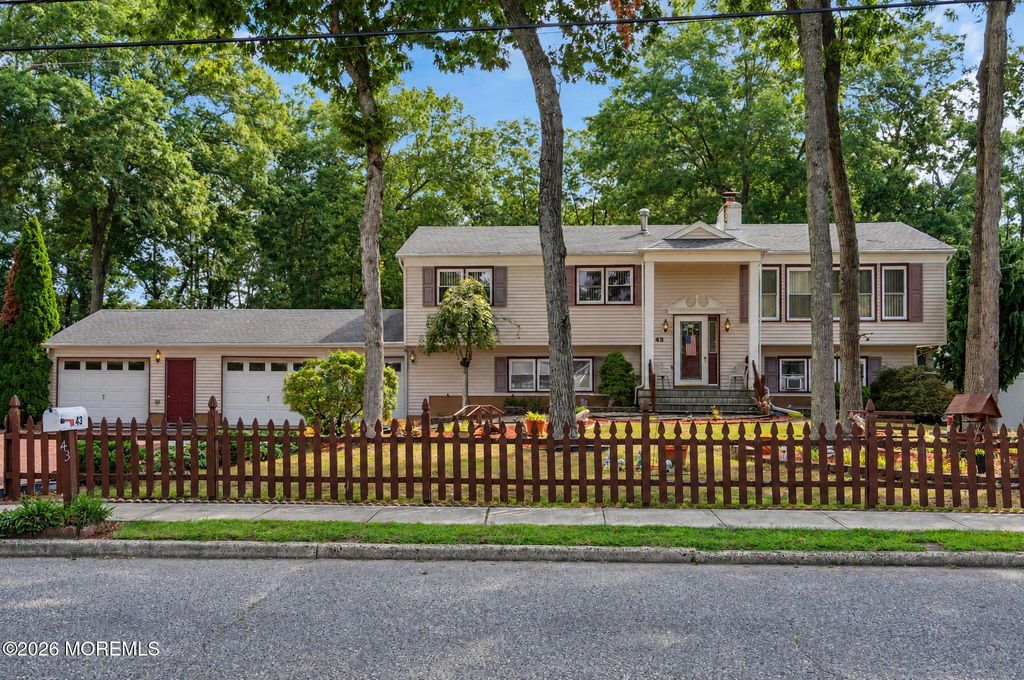 43 Cranmer Road, Bayville, NJ 08721