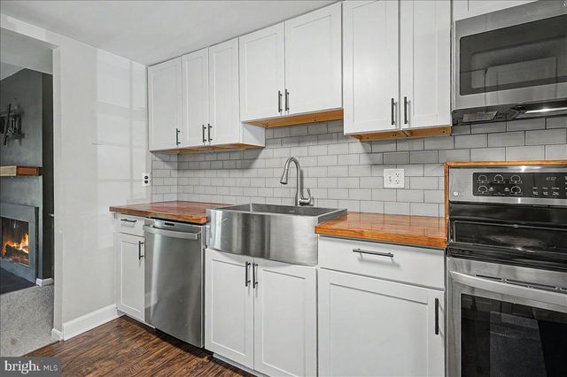 3212 CRYSTAL CT, Wilmington, DE 19810