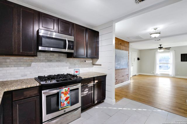 219 E French Pl, San Antonio, TX 78212