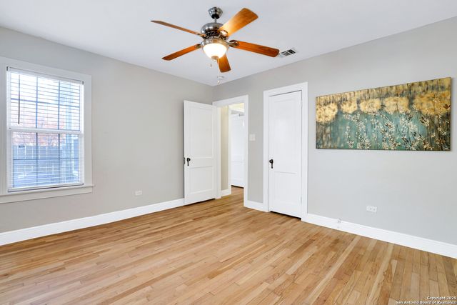 219 E French Pl, San Antonio, TX 78212