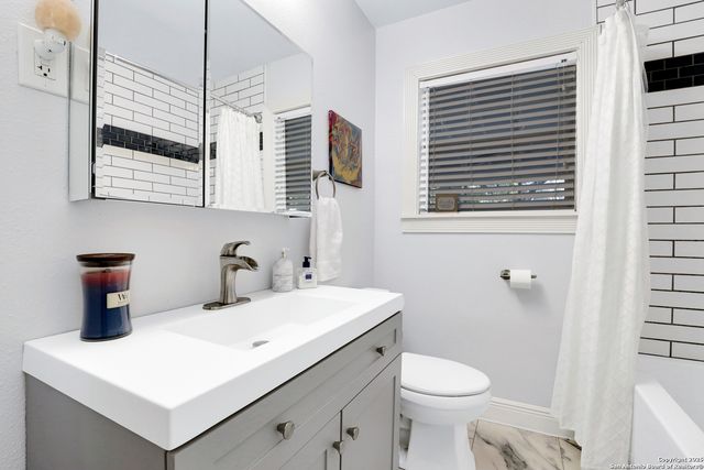 219 E French Pl, San Antonio, TX 78212