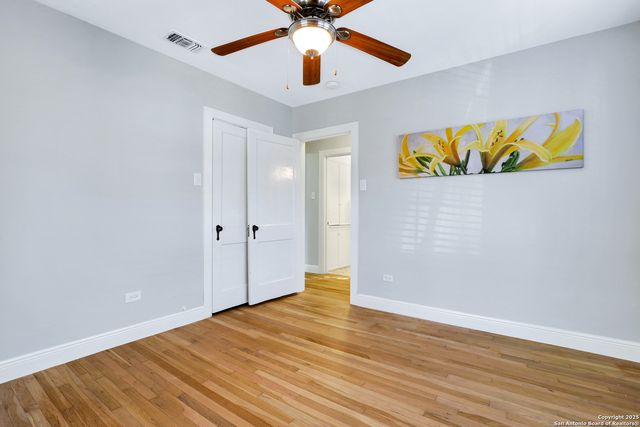 219 E French Pl, San Antonio, TX 78212