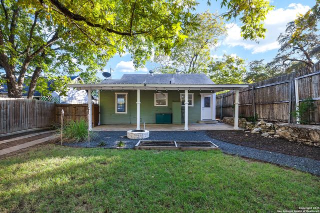 219 E French Pl, San Antonio, TX 78212